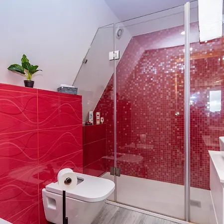 Σαλέ Qj Covilhã